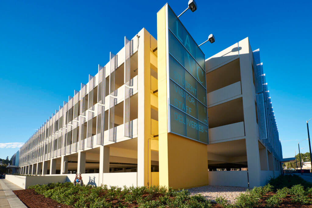 LAVC Parking Structure - BuildLACCD